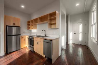 Main picture of 131 W Elder St