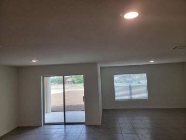 Main picture of 411 W Putting Green Ct