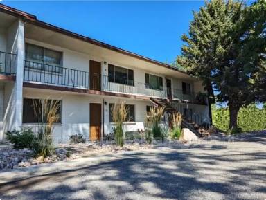 Main picture of 461 E Locust St