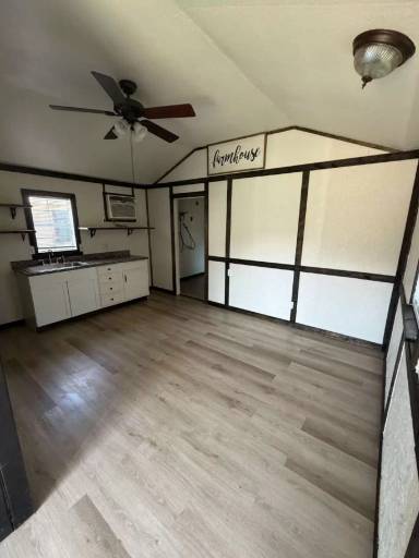 Main picture of 3000 Poplar St