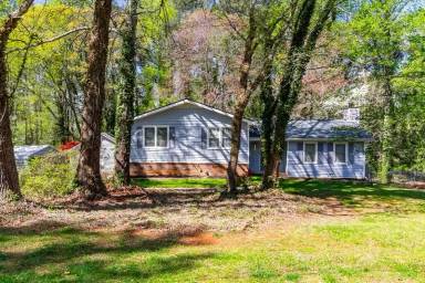 Main picture of 3850 Apache Ln