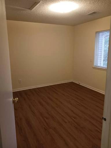 Main picture of 1674 Eagles Pl