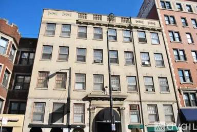 Main picture of 430 W Diversey Pkwy