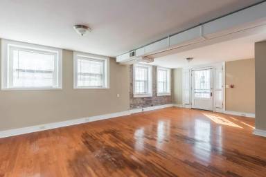 Main picture of 201 W 5th Ave