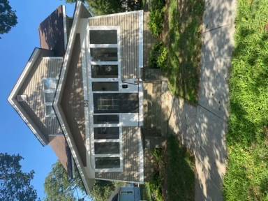 Main picture of 552 College Ave