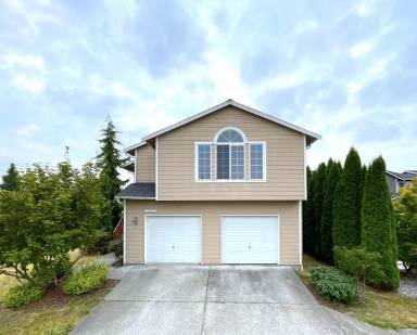 Main picture of 5617-22 104th Pl NE