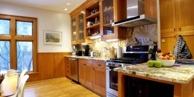 Main picture of 733 W Delavan Ave