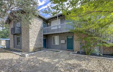 Main picture of 2506 Manor Cir