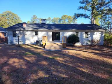 Main picture of 1706 Englewood Dr