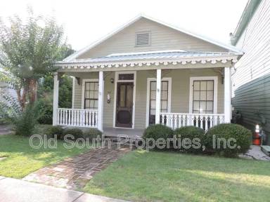 Main picture of 418 E Intendencia St