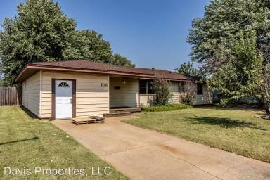 Main picture of 705 E Tom Stafford St