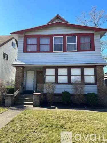 Main picture of 8226 Garfield Blvd