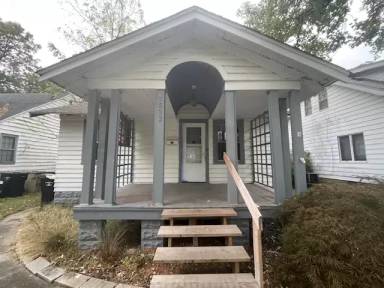Main picture of 1623 College St