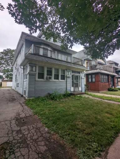 Main picture of 105 Stevenson St