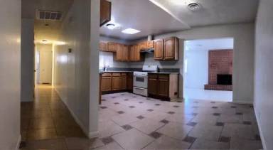 Main picture of 1609 Parade St