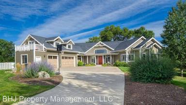 Main picture of 200 Trail Dr