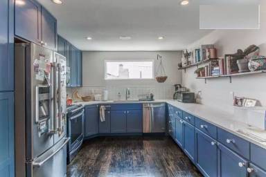 Main picture of 2025 E Lombard St