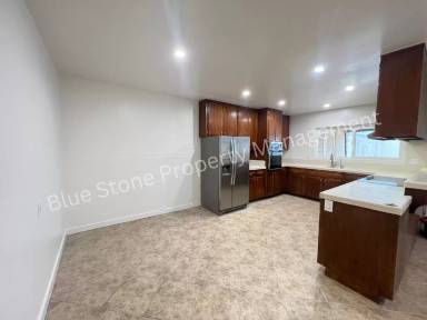 Main picture of 1780 1/2 Rosecrans St