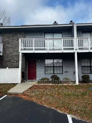 Main picture of 2446 Woodstock Ave