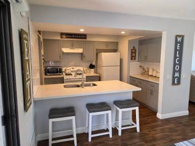 Main picture of 244 Oakwood St