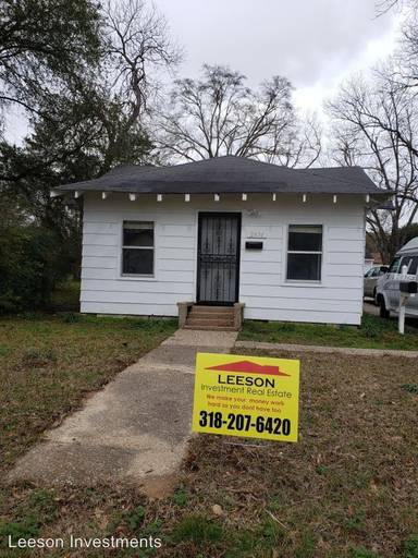 Main picture of 2630 1/2 Lindholm St