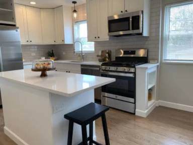 Main picture of 6526 N Harlem Ave