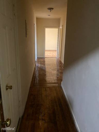 Main picture of 5 W 4th St