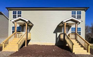 Main picture of 105 E Highfill Ave