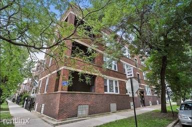 Main picture of 1735 W Waveland Ave