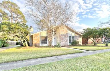 Main picture of 1124 Knollhaven Dr