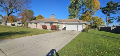 Main picture of 305 E Dean St