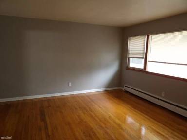 Main picture of 2320 W Garfield Blvd
