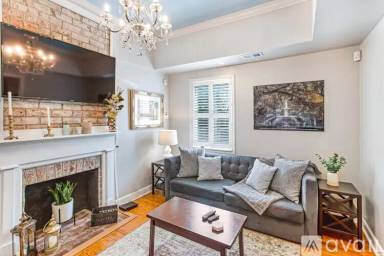 Main picture of 109 E Park Ave
