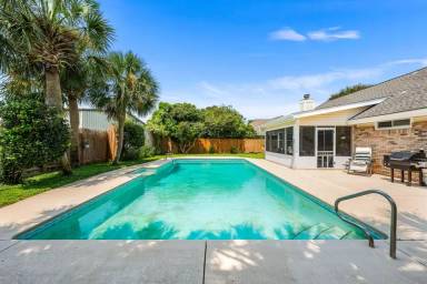 Main picture of 408 Ridge Wood Cir