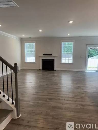 Main picture of 141 Hornbeam Ln