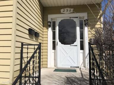Main picture of 252 Jefferson Ave