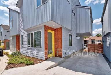 Main picture of 705 N Bluff Dr