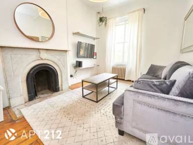 Main picture of 120 E 10th St