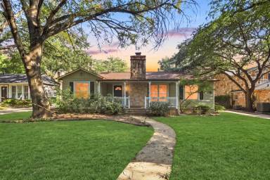 Main picture of 167 E Edgewood Pl