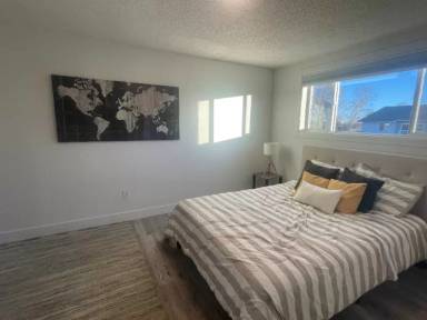 Main picture of 1100 W 69th Ave