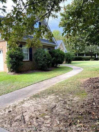 Main picture of 381 Red Oak Ct