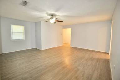 Main picture of 108 Kathey St