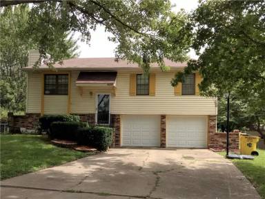 Main picture of 1604 NW Amesbury Ct
