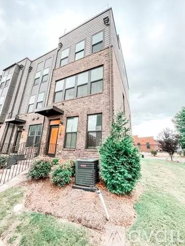 Main picture of 116 Music Hall Way