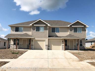 Main picture of 104 SE Little Garden Ln