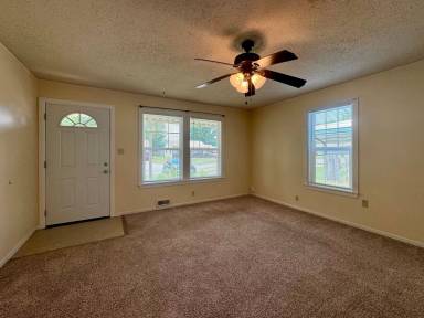 Main picture of 236 N Maynard Ave