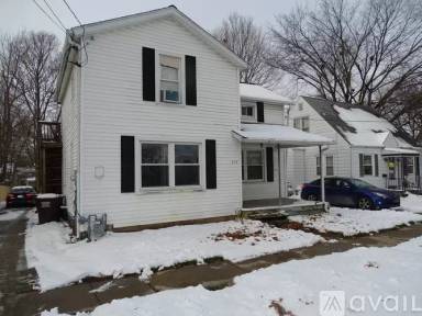 Main picture of 813 Clinton St