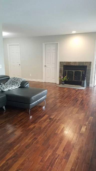 Main picture of 2324 S Troy St