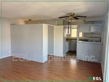 Main picture of 5350 Russell Ave