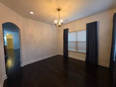 Main picture of 419 Carriage House Ln